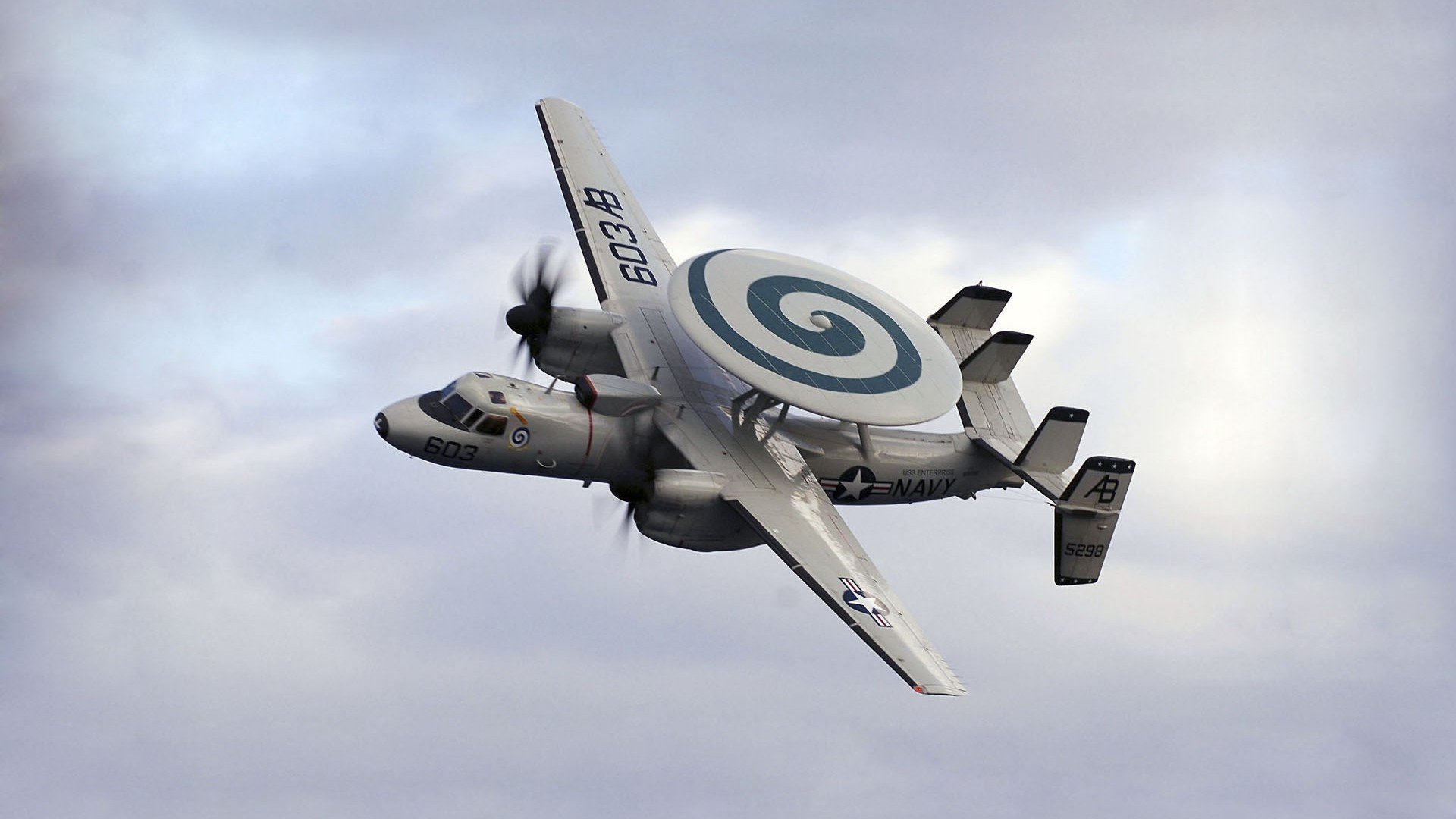 莱比锡红牛边路进攻主导比赛节奏,莱比锡红牛战术特点